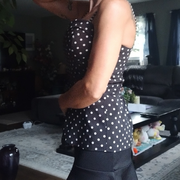 Polka dot corset-like top - Picture 10 of 13